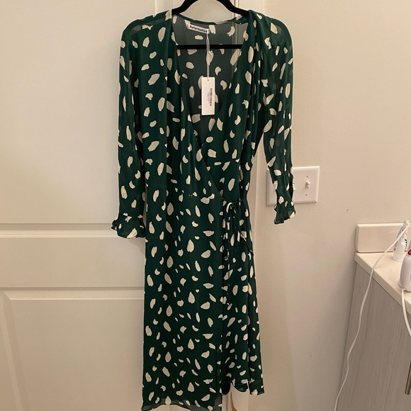Reformation Mulberry Dress - L - Green - Picture 2 of 8